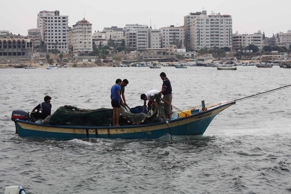 بحرية الاحتلال تعتقل