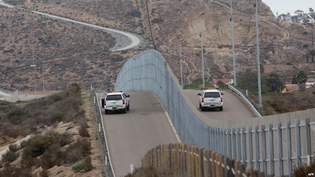 الرئيس المكسيكي: لن ندفع ثمن الجدار الذي يريد ترامب بناءه
