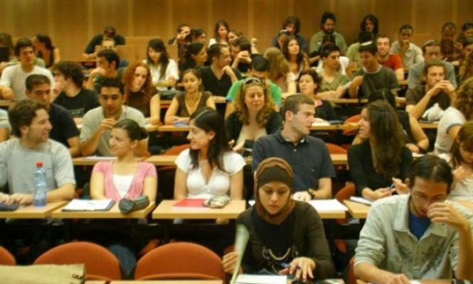 محاضر يطرد طالبة رفضت خلع الحجاب بجامعة في اسرائيل