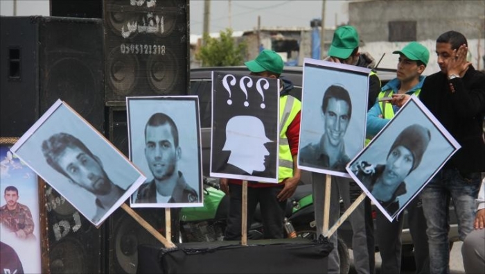 عائلة الجُندي الإسرائيلي المُحتجز لدى حماس: على الحكومة اشتراط رجوع الجنود المفقودين إلى بيوتهم


