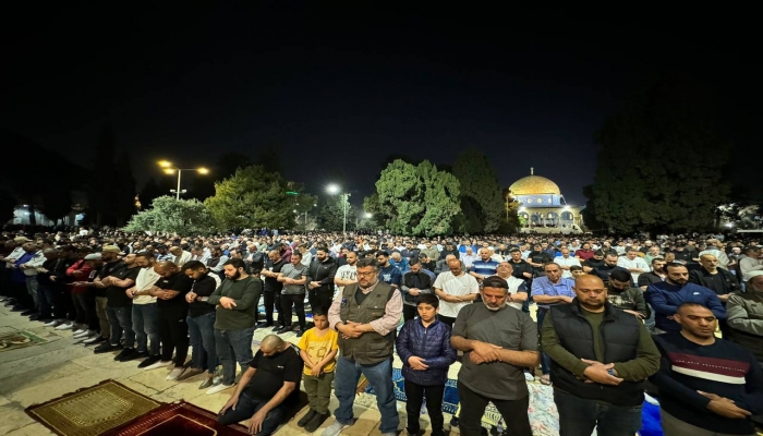 45 ألفا يؤدون صلاتي العشاء والتراويح في المسجد الأقصى
